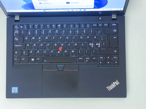 Lenov ThinkPad T490 - Image 4