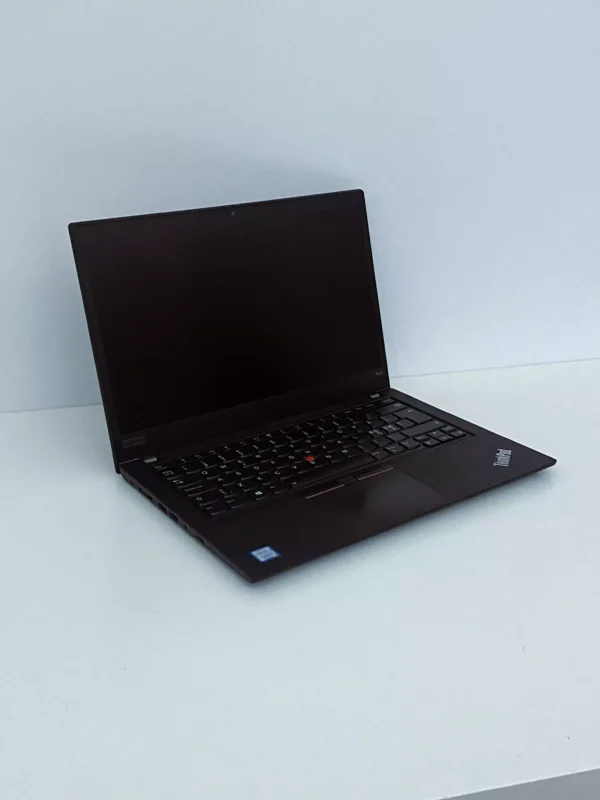 Lenov ThinkPad T490 - Image 3